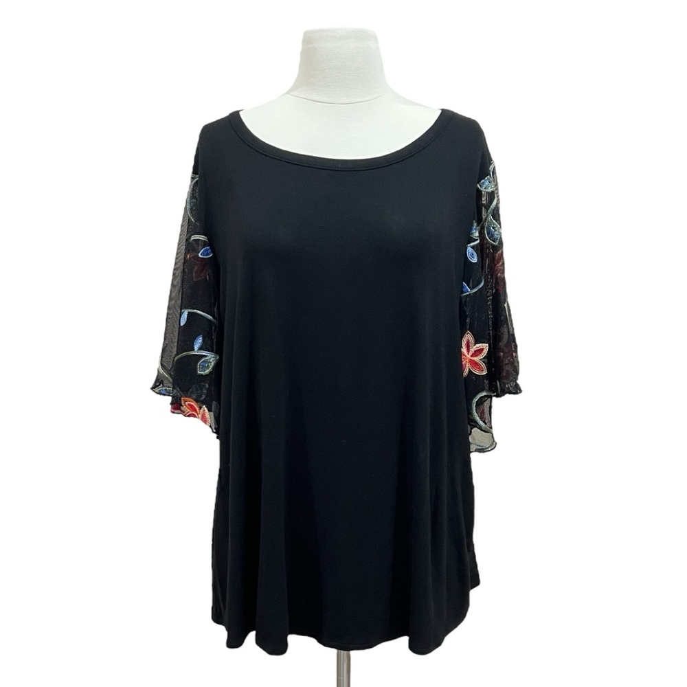 Kim & Cami Black Top with Embroidered Floral Mesh Sleeves 2X - Picture 2 of 13
